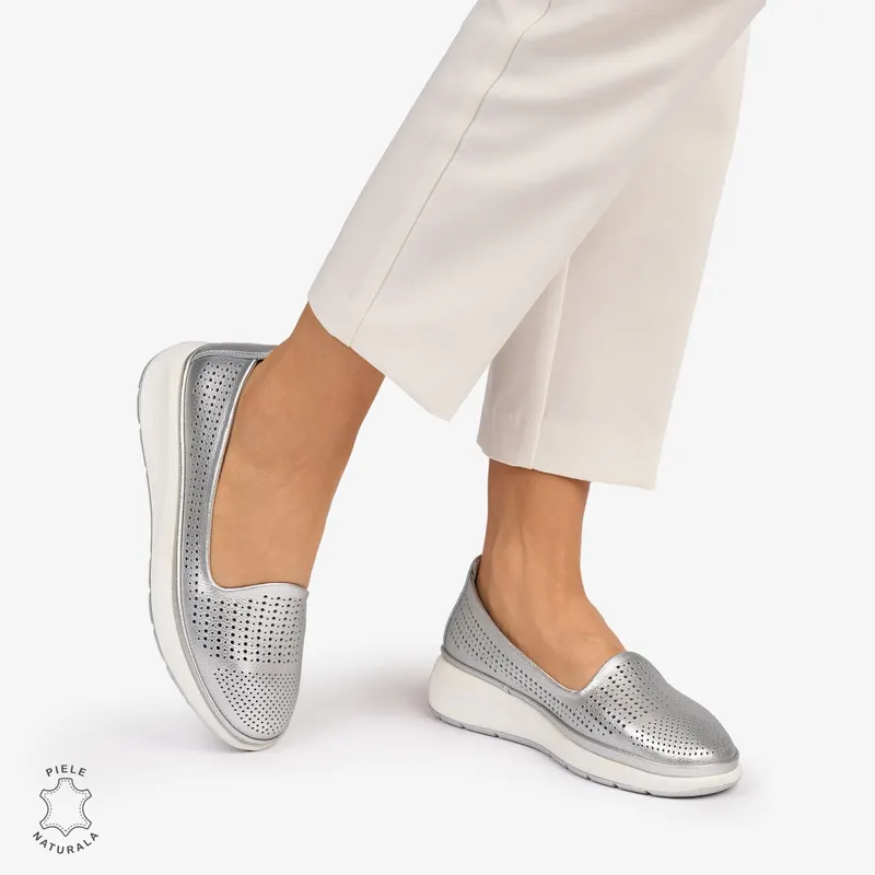Balerini dama din Piele Naturala Perforata CRL1075 CULOARE: Argintiu