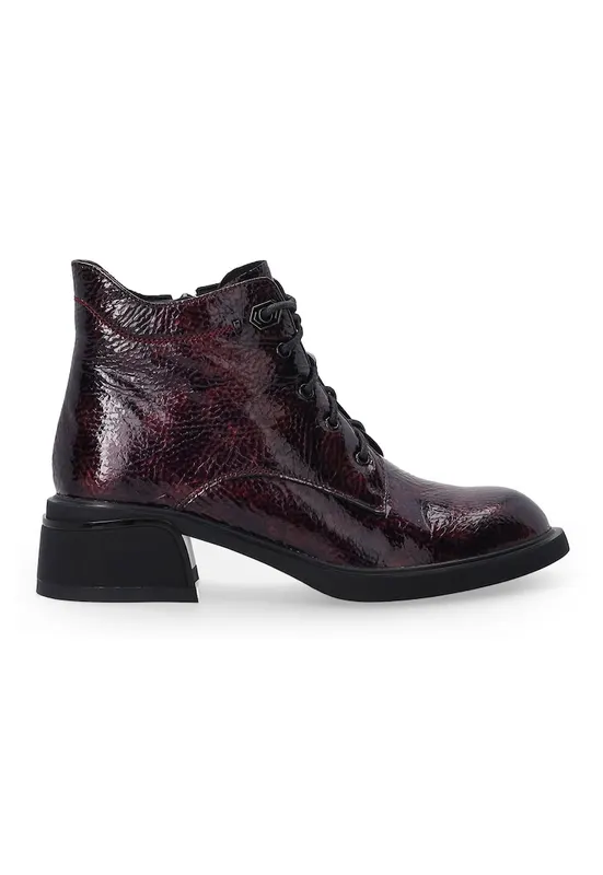 Botine din piele lacuita