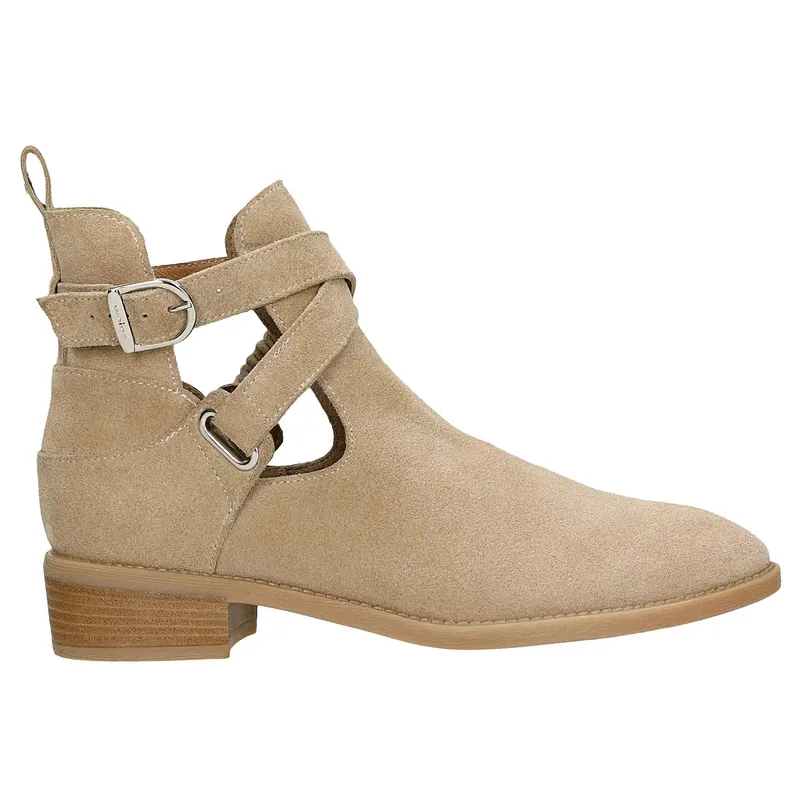 Botine bej cu decupaje
