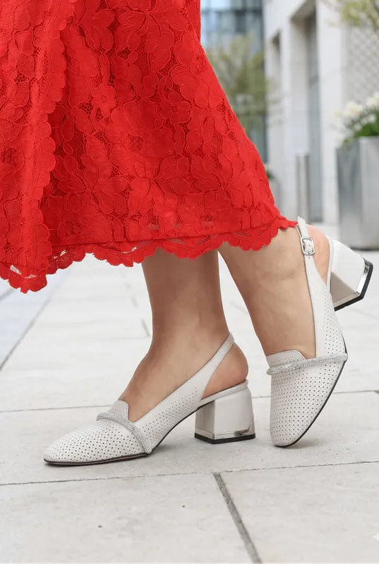 Pantofi Eleganti Decupati din Piele Bej - BYX BEIGE