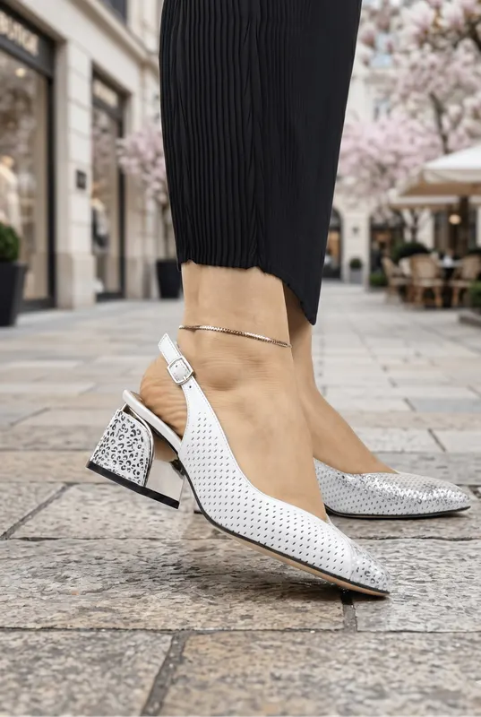Pantofi Eleganti Decupati cu Toc din Piele Alba - VYM WHITE