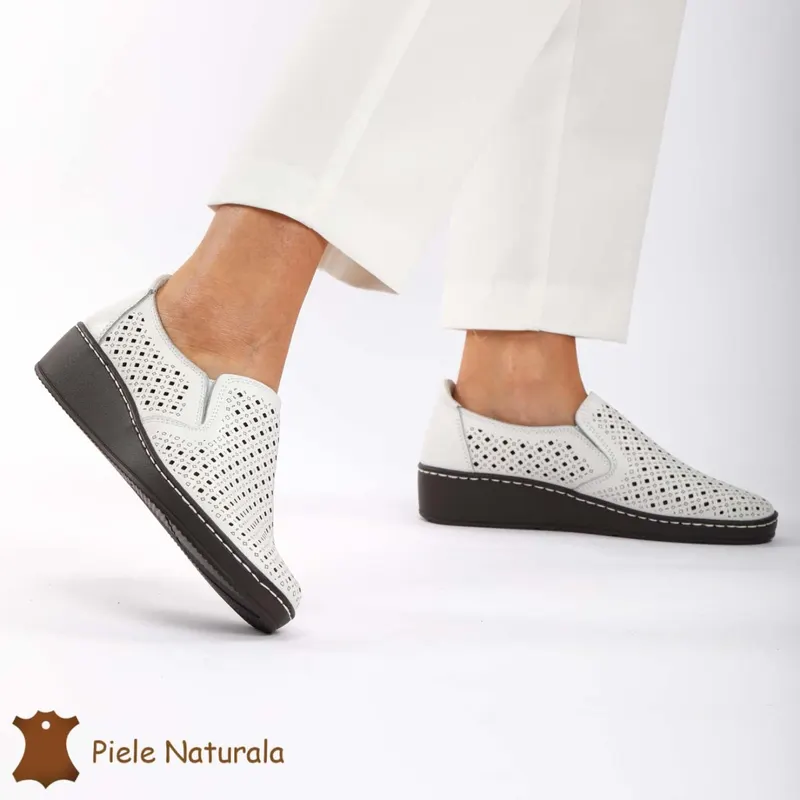 Pantofi Perforati dama din Piele Naturala cu mici perforatii CRL0193 ALB