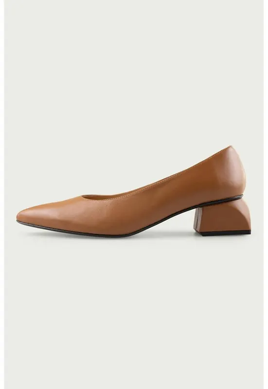 Pantofi din piele cu toc masiv - Caramel