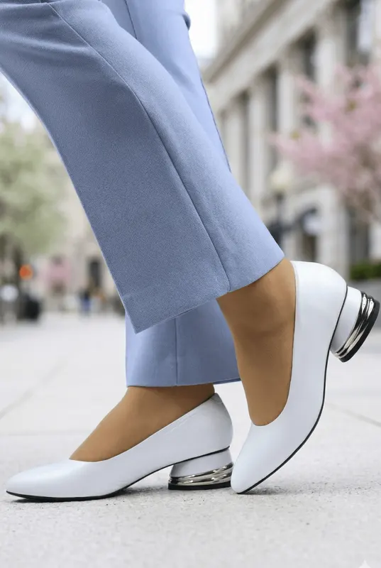 Pantofi Eleganti cu Toc Accesorizat din Piele Albi - VYA WHITE