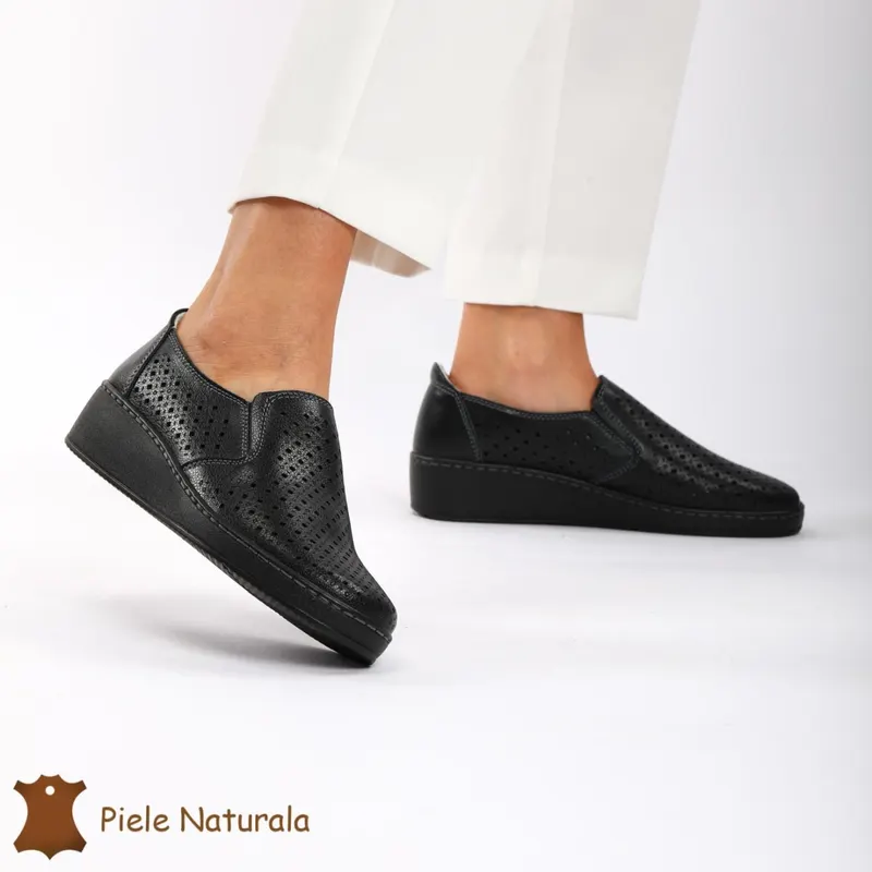 Pantofi Perforati dama din Piele Naturala cu mici perforatii CRL0193 NEGRU