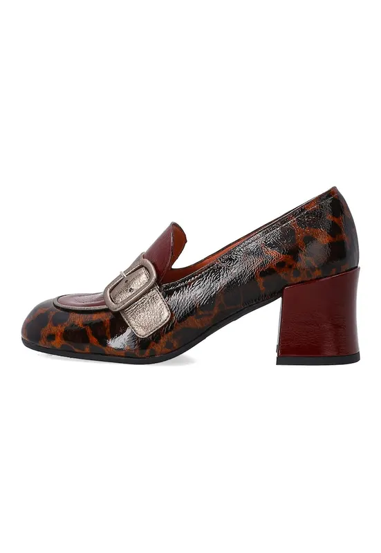 Pantofi din piele lacuita cu varf patrat