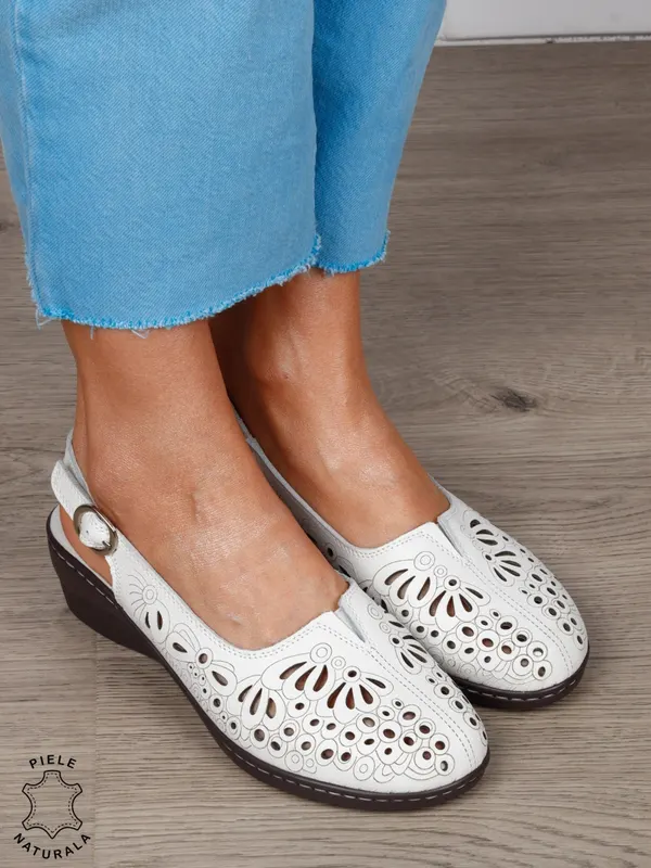 Sandale Damă din Piele Naturală cu Design Floral și Bareta Reglabilă CRL1300 ALB