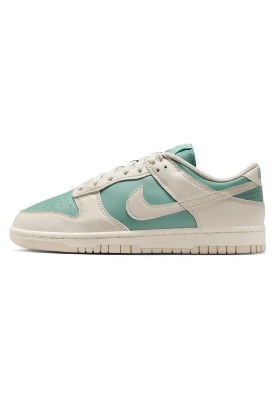 Pantofi sport W Nike Dunk Low - Verde
