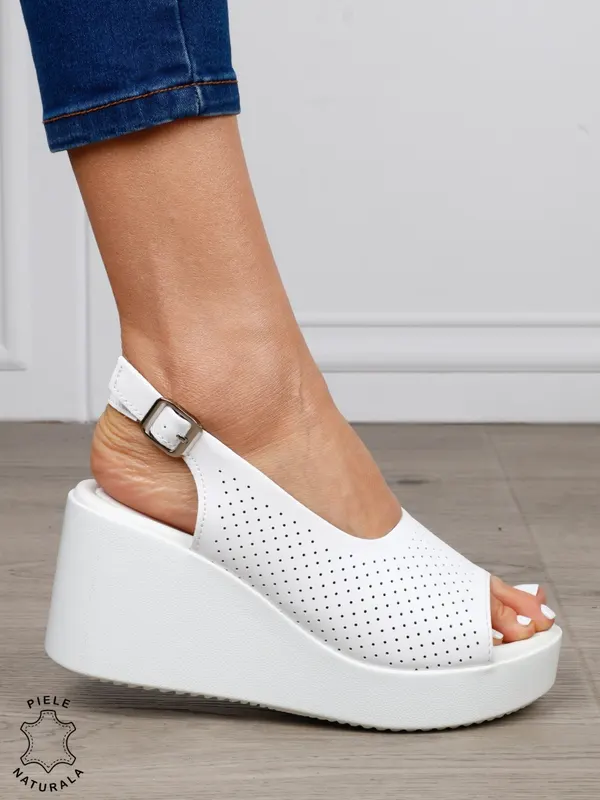Sandale damă din piele naturală talpa tip platorma cu cataramă CRL1644 ALB