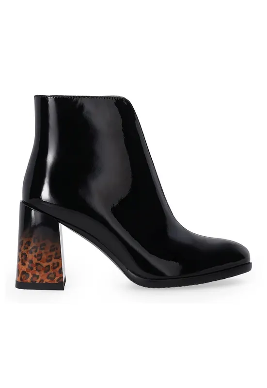 Botine din piele lacuita cu toc masiv si varf rotund