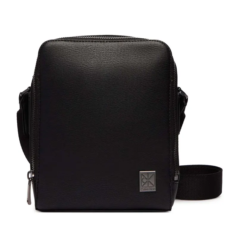 Geantă crossbody bărbați Calvin Klein neagră cu logo 3101BGEA3293N