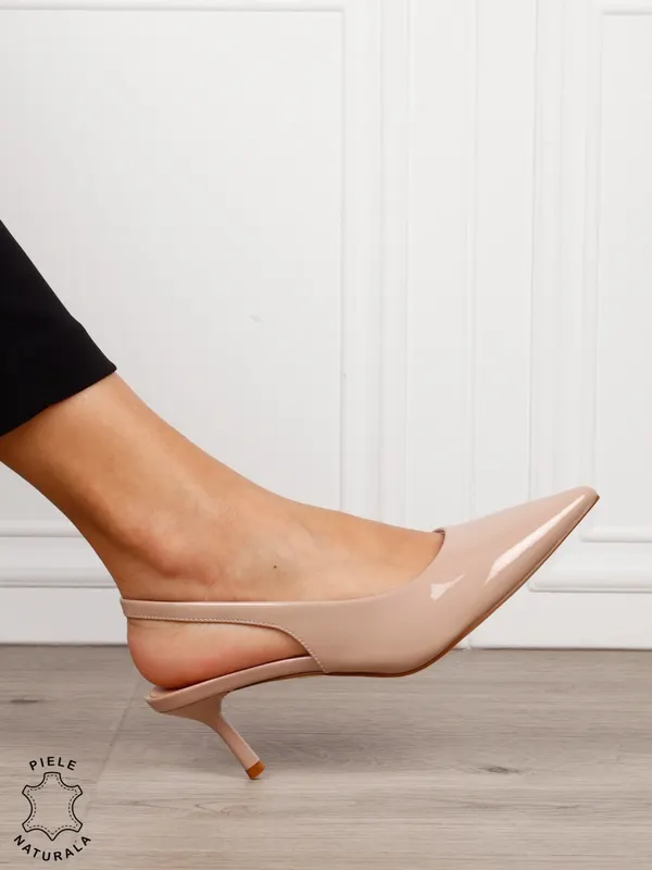 Pantofi dama eleganti din piele naturala cu toc subtire si varf ascutit CRL1616 Bej