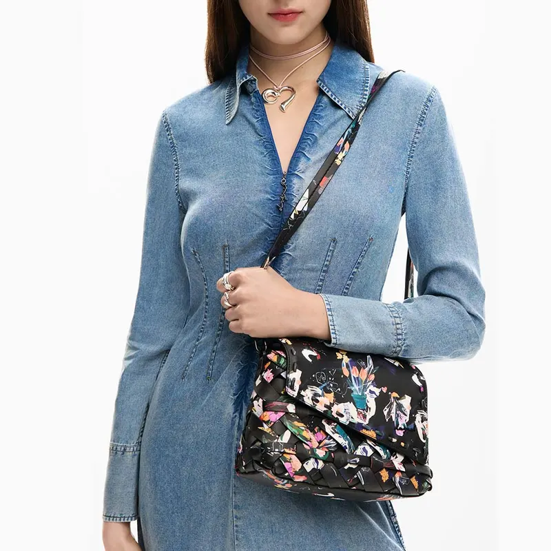 Poșetă crossbody femei DESIGUAL neagră 2181POSSSAXPB0N — imaginea 2