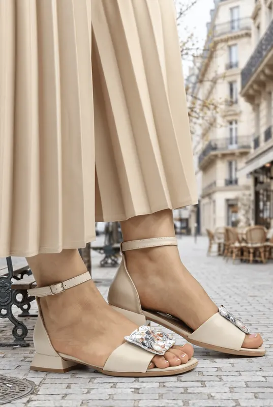 Sandale Elegante cu Toc din Piele cu Accesoriu - SYM BEJ