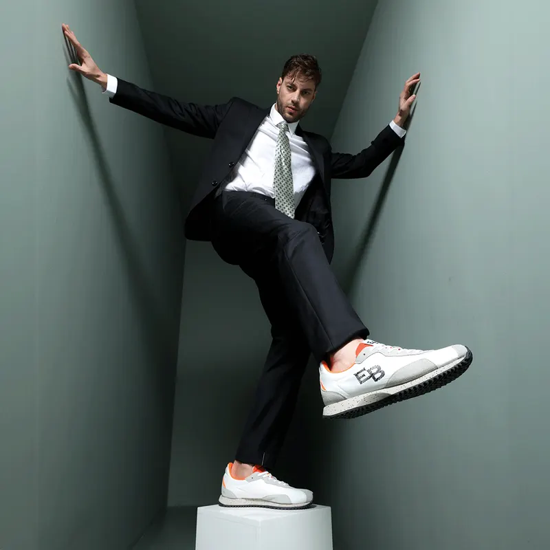 Sneakers bărbați Enzo Bertini albi din piele întoarsă și textil 2929BP017A — imaginea 2
