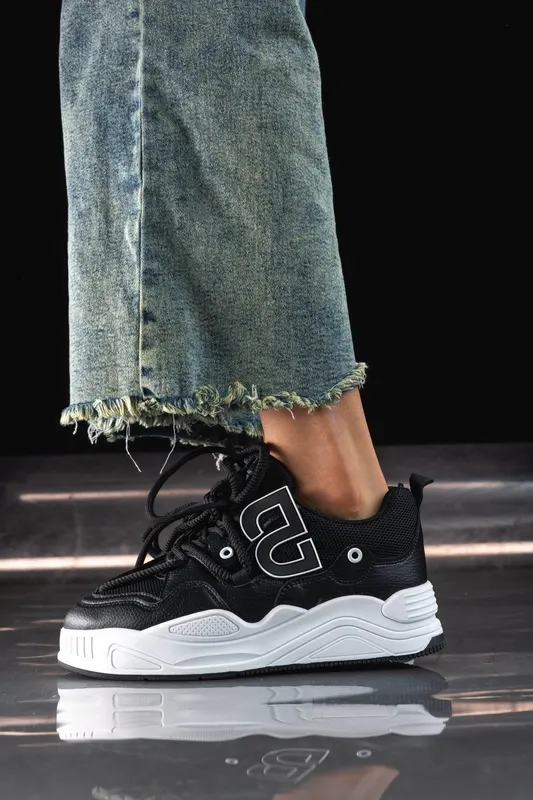 Adidasi Dama – Elevate Black LX10