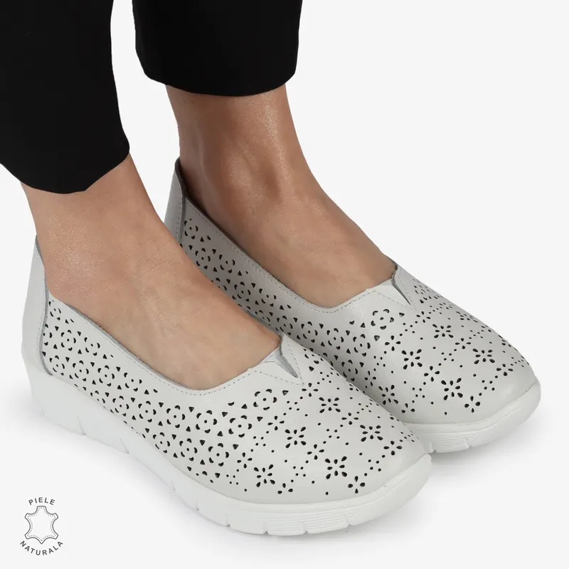Balerini dama din Piele Naturala CU MICI PERFORATI CRL1416 ALB