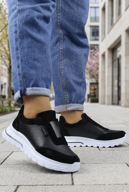 Sneakers Slip-On din Piele Negri cu Elastic - TYA BLACK