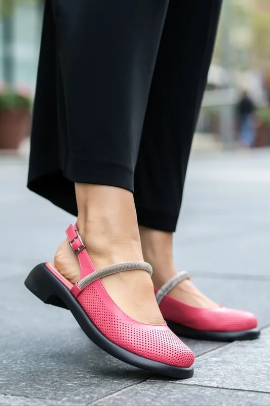 Pantofi Decupati din Piele Roz cu Bareta - ZENY FUCSYA