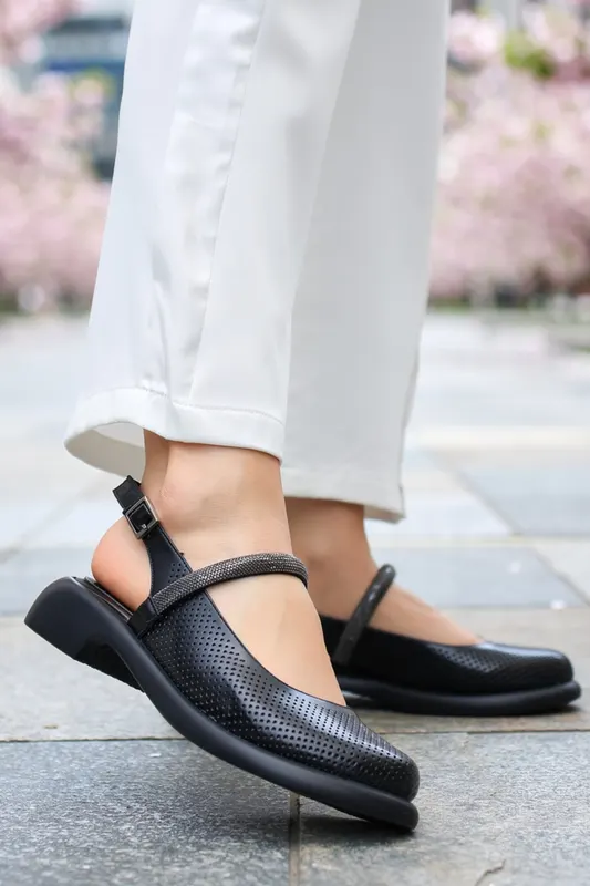 Pantofi Decupati din Piele Negri cu Bareta - ZENY BLACK