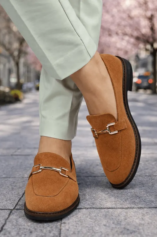 Pantofi gen Loafers din Piele Intoarsa cu Accesoriu - LORE CAMEL