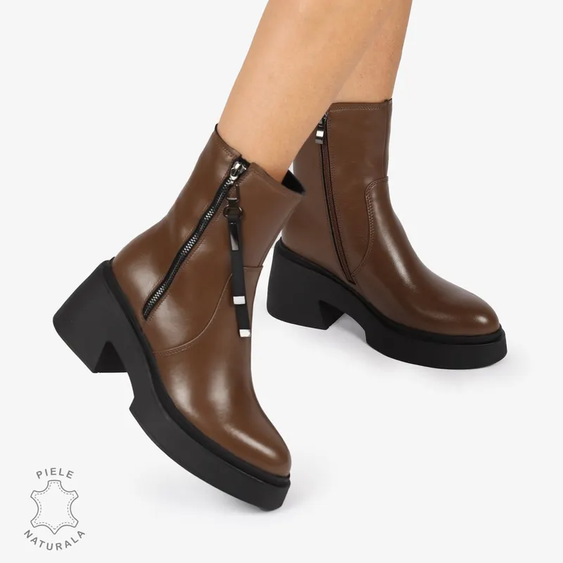 BOTINE DIN PIELE NATURALA cu Fermoar lateral si toc gros CRL1243 Maro