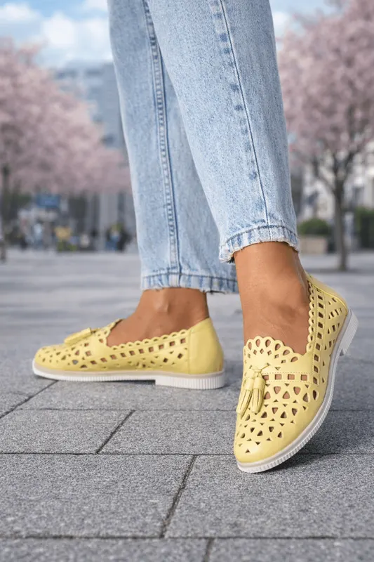 Balerini Perforati din Piele Galbeni cu Accesoriu - ZY YELLOW
