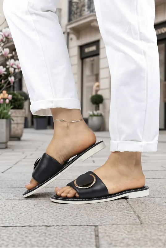 Papuci Dama din Piele Negri cu Accesoriu - KLOY BLACK