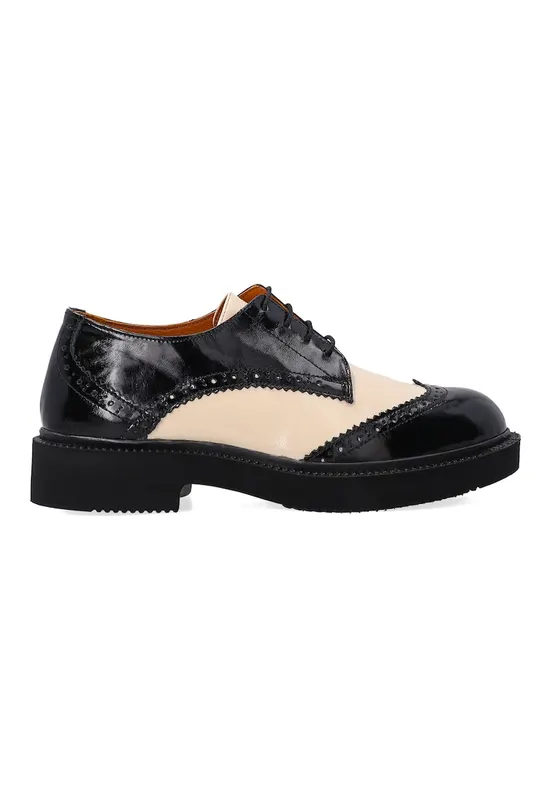 Pantofi din piele lacuita