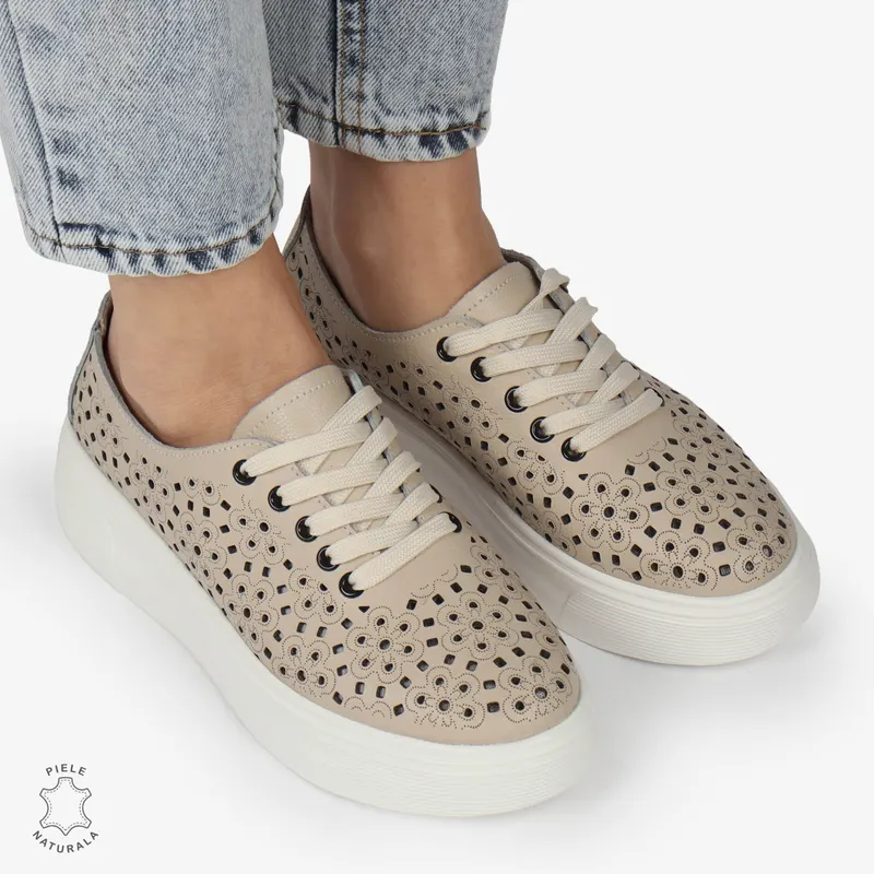 Pantofi Casual dama din Piele naturala PERFORATI USORI CU SIRET CRL1341 BEJ