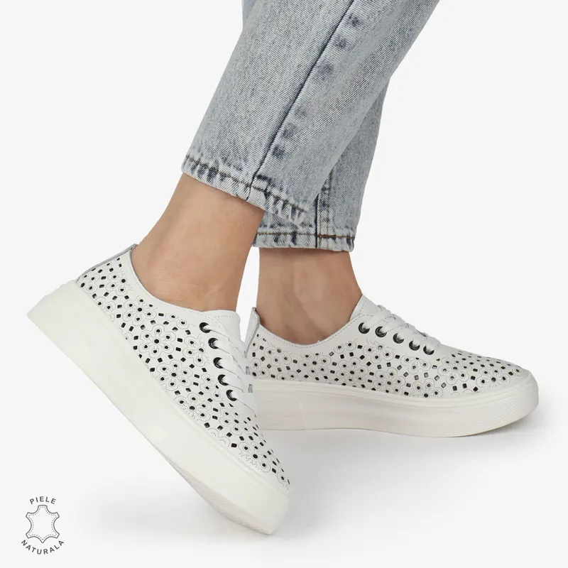 Pantofi Casual dama din Piele naturala PERFORAT USORI CU SIRET CRL1341 ALB