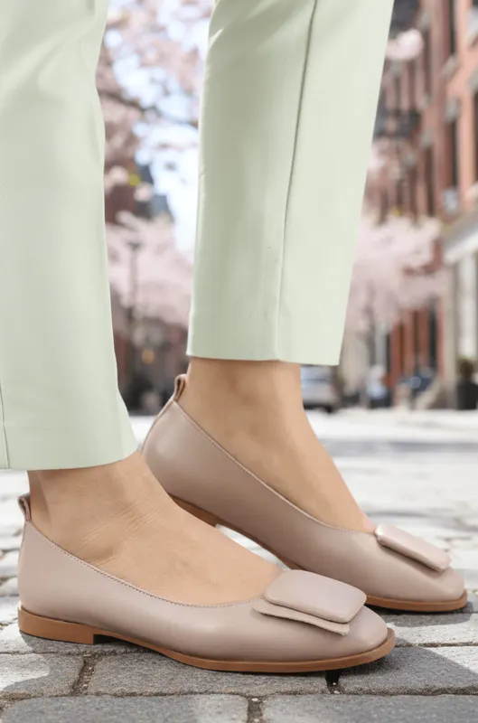 Balerini din Piele Grej cu Accesoriu - HERA TAUPE