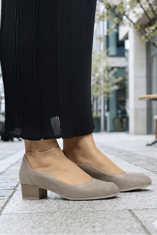 Pantofi Eleganti cu Toc Mediu din Piele Grej - KYZE TAUPE