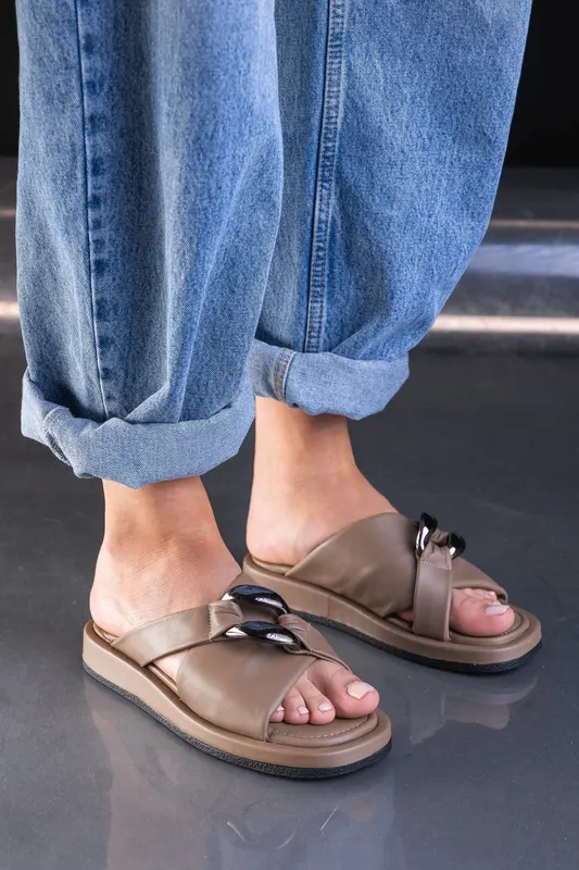 Papuci Din Piele Grej cu Accesoriu - Vera TAUPE