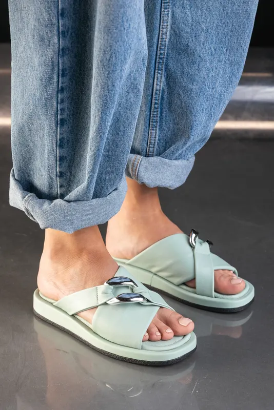 Papuci Din Piele Menta cu Accesoriu - Vera Mint