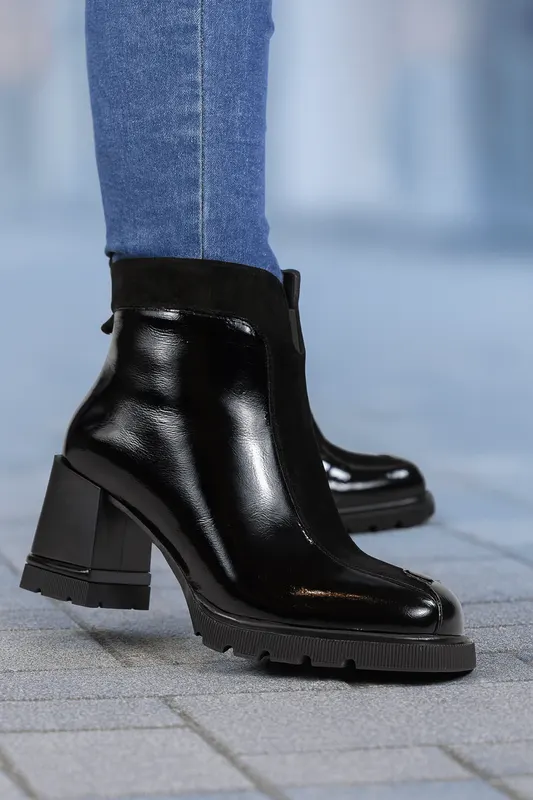 Botine cu Toc din Piele Lac Negre cu Accesoriu - ARYTA