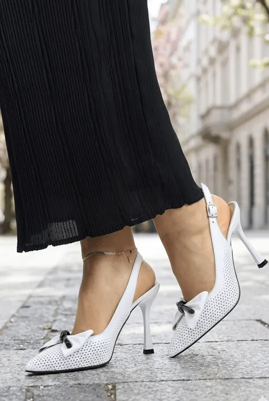 Pantofi Stiletto Decupati cu Fundita din Piele Alba - BYJY