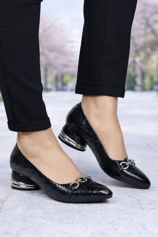 Pantofi Eleganti cu Toc din Piele Negri cu Accesoriu - VYA KROK