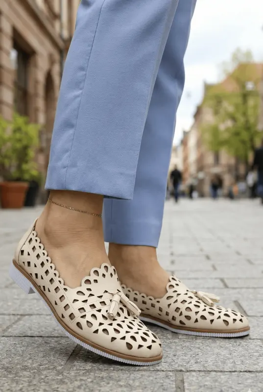 Balerini Perforati din Piele Bej cu Accesoriu - ZY BEIGE