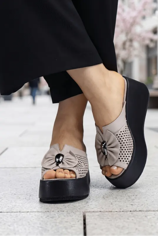 Saboti din Piele Gri cu Talpa Inalta si Accesoriu- ZIRE GREY
