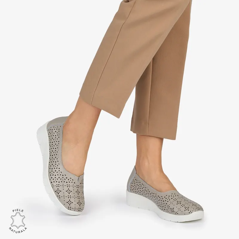 BALERINI din PIELE NATURALA PERFORATA CRL1040 CULOARE: GRI
