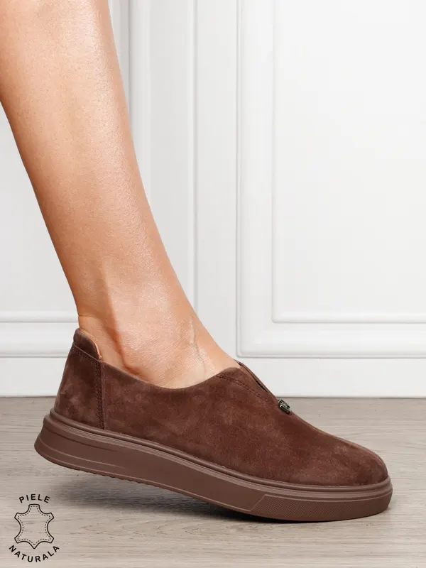 Pantofi casual dama slip-on din piele naturală intoarsa cu aspect modern CRL1817 CAFENIU