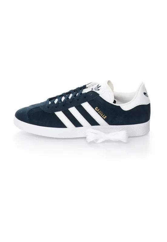Pantofi sport Gazelle din piele intoarsa - Alb/Bleumarin