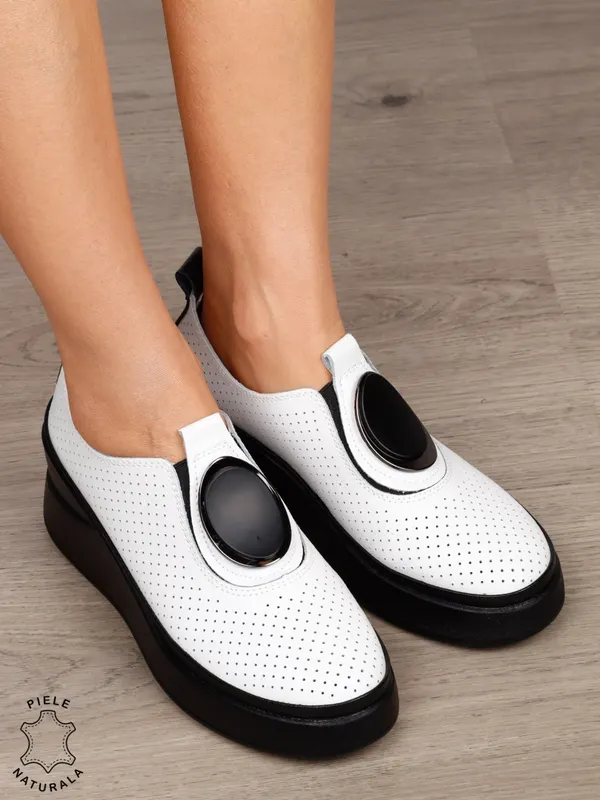 Pantofi damă din piele naturală model comod cu element decorativ frontal CRL1443 ALB
