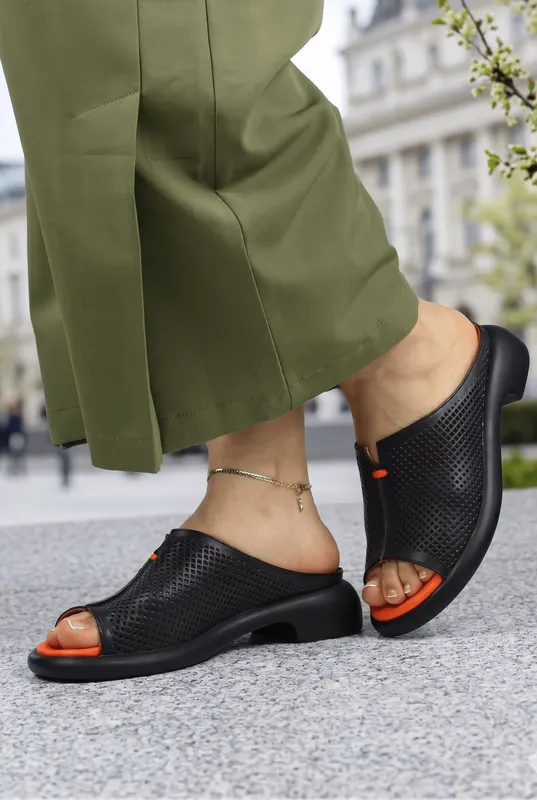 Papuci Dama din Piele Perforata Negri - Toscana BLACK