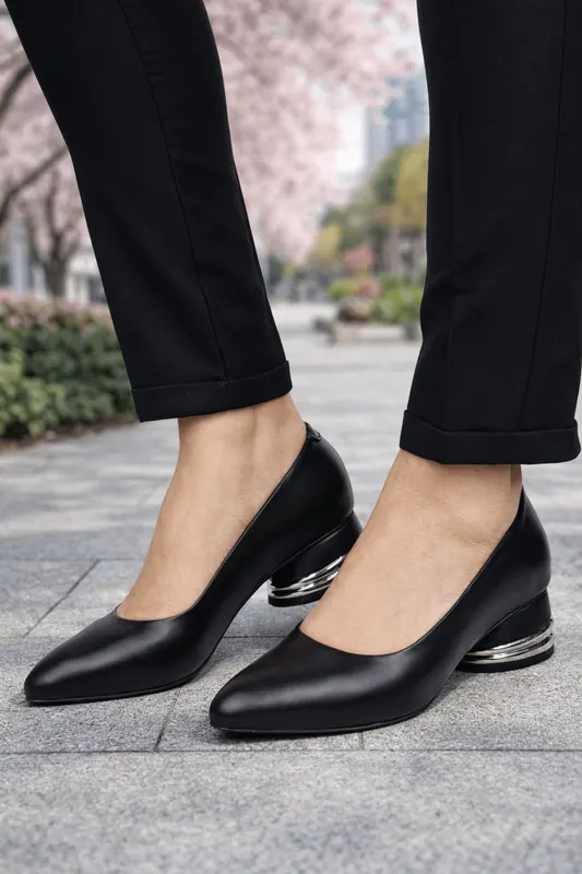 Pantofi Eleganti cu Toc Accesorizat din Piele Negri - VYA BLACK