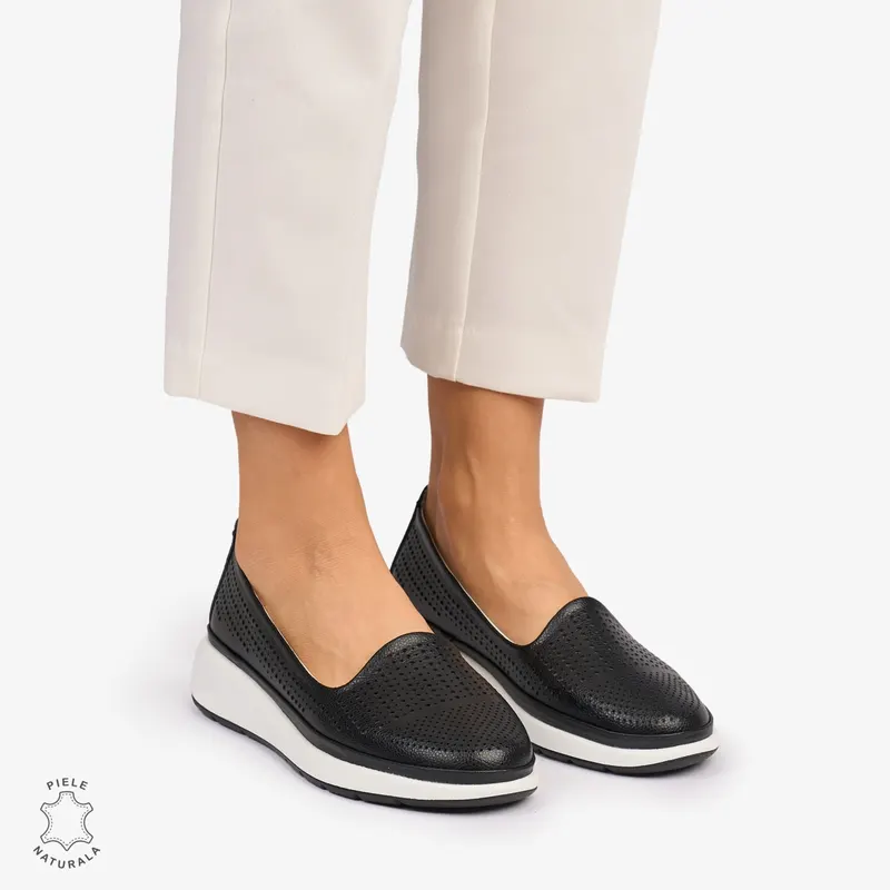 Balerini dama din Piele Naturala Perforata CRL1075 CULOARE: NEGRU