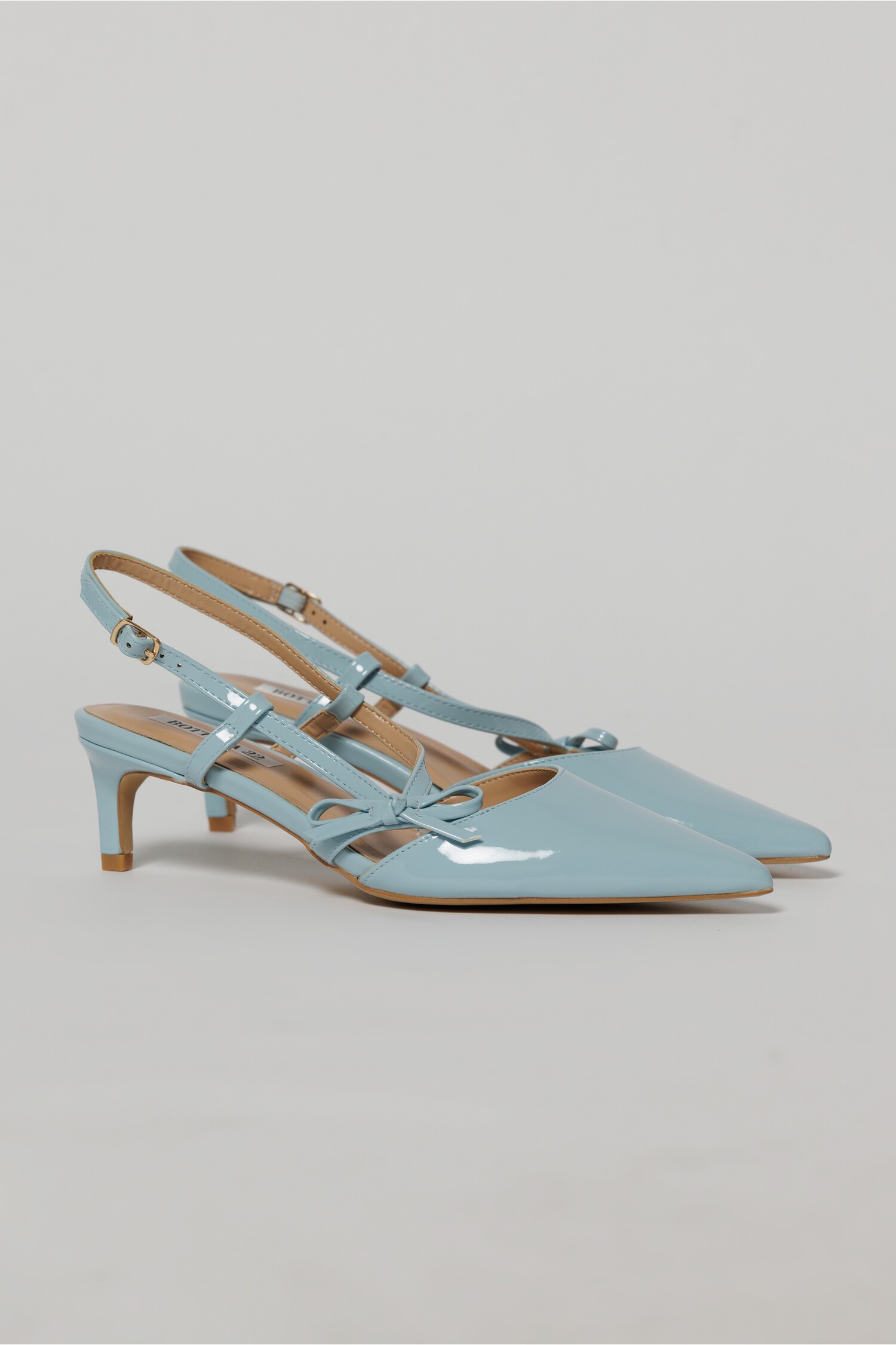 Pantofi bleu eleganti cu finisaj lucios si fundita laterala