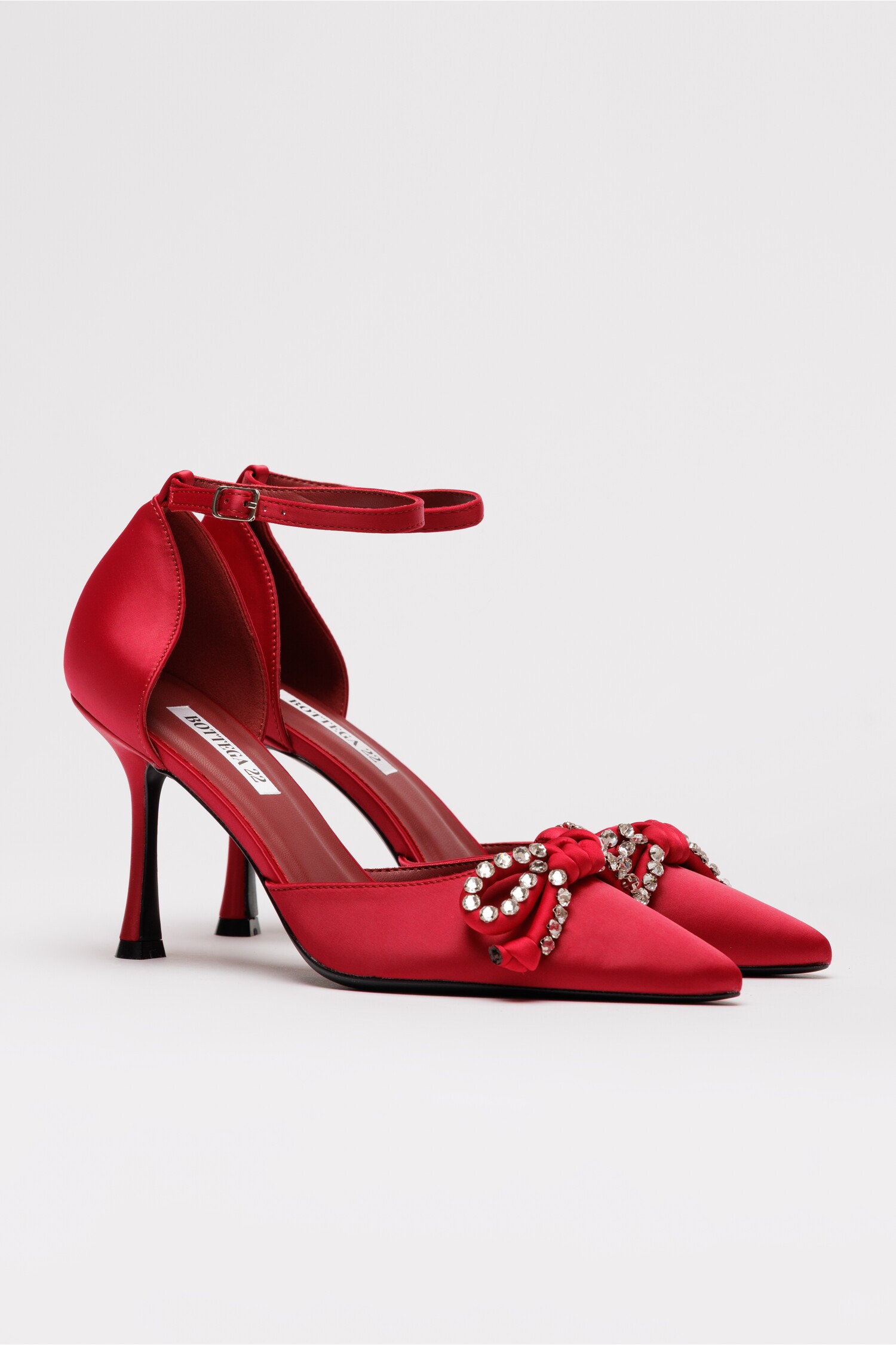 Pantofi eleganti rosii din material satinat cu funda si strasuri